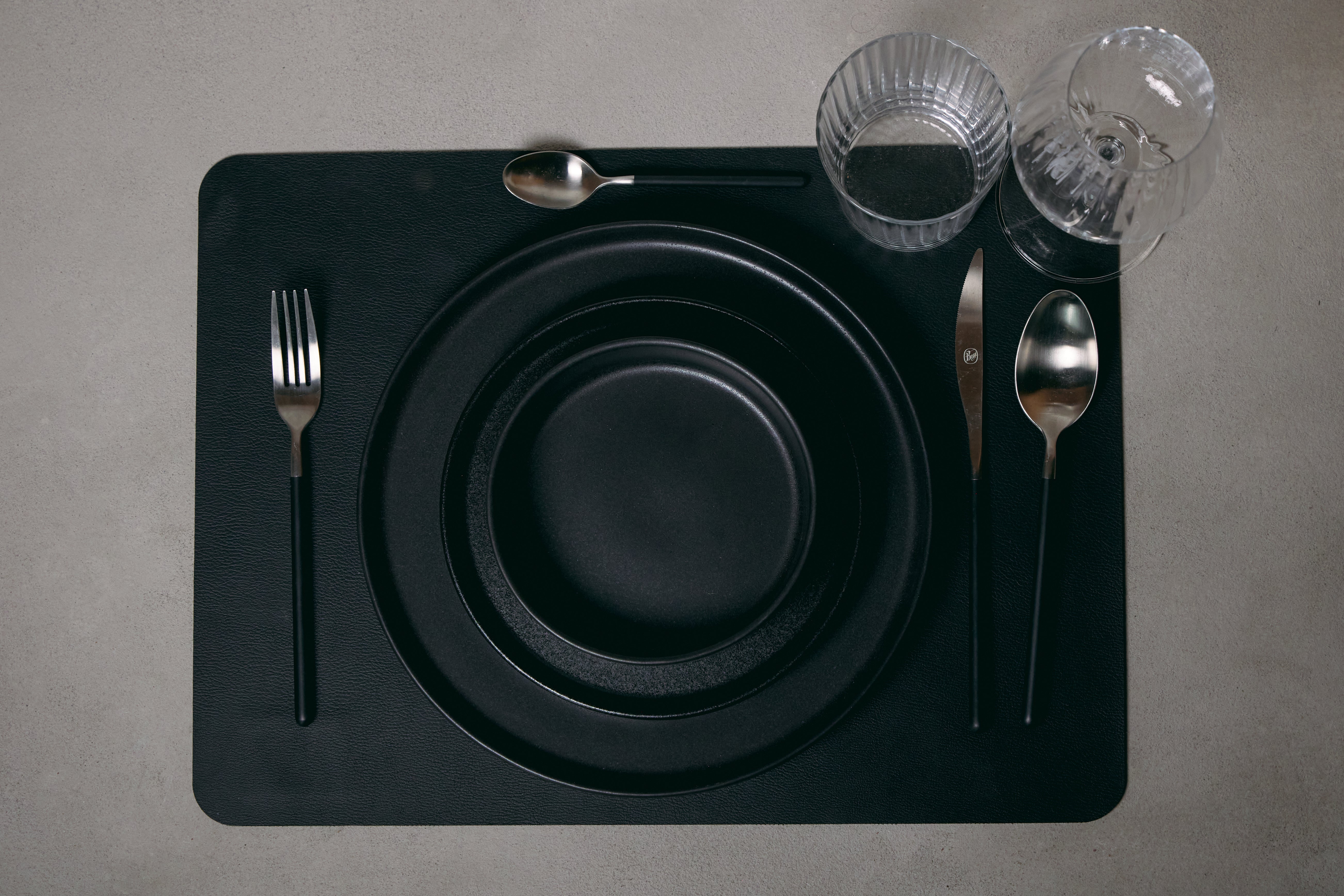 Vajilla Rustic Black (Set 12 Piezas/4 Personas) - Arantimx