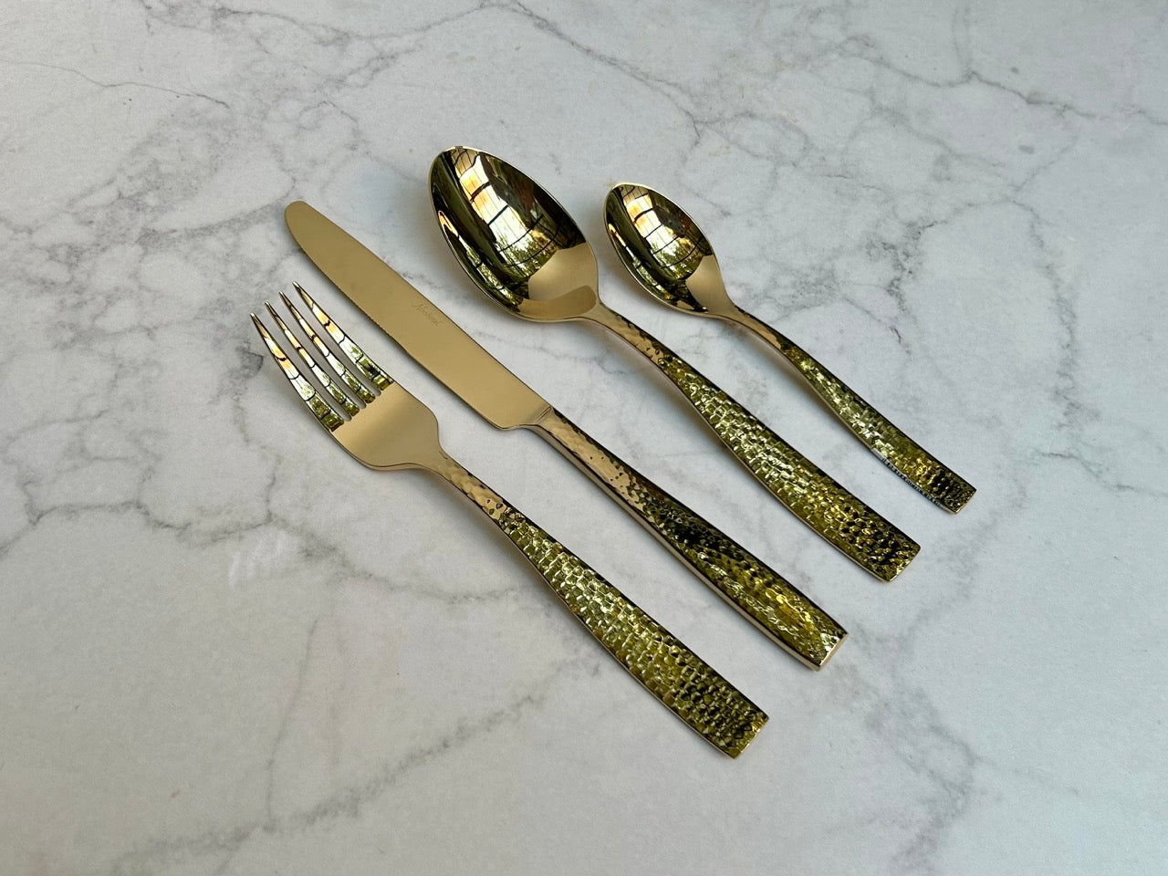 Cubiertos Martelo Champagne (Set 20 piezas/4 personas) - Arantimx